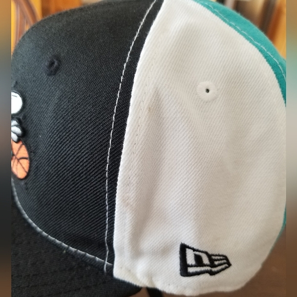 New Era HardWood Classics Charlotte Hornets Snapback Hat🏀🐝 - Picture 6 of 10